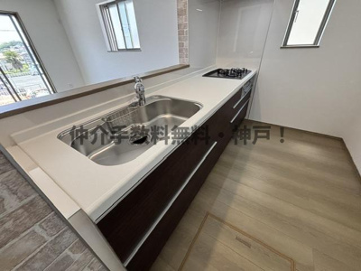 【キッチン】 | 神戸市垂水区南多聞台5丁目　新築戸建B号棟　仲介手数料無料！ | お料理しやすいキッチンです