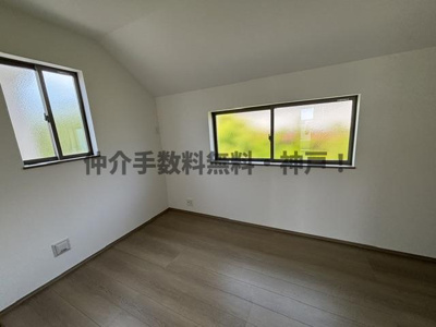 【洋室】 | 神戸市垂水区南多聞台5丁目　新築戸建B号棟　仲介手数料無料！ | 広々とした洋室です