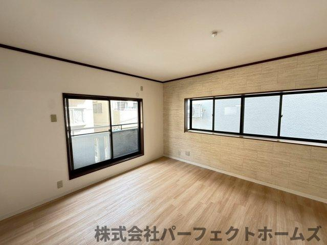 出雲町戸建の居間・リビング