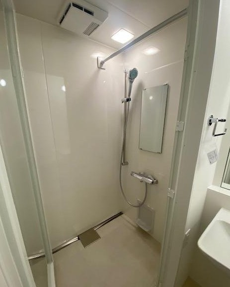 【シャワールーム】