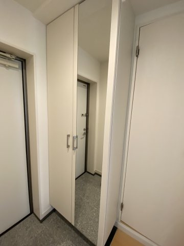 グロスブランの玄関