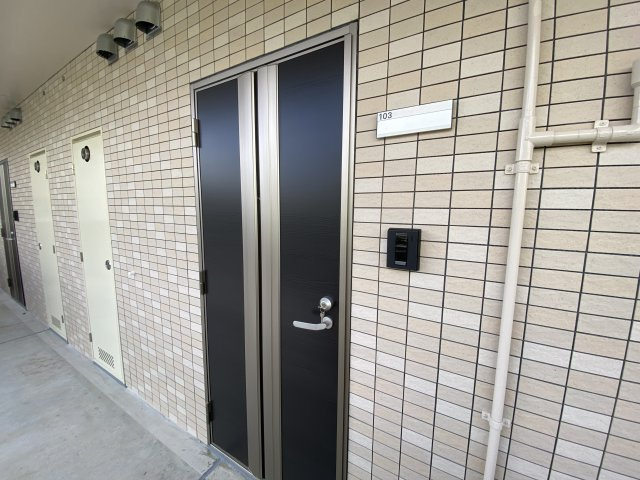 グロスブランの玄関