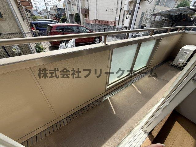 三鷹市上連雀９丁目のアパートのバルコニー