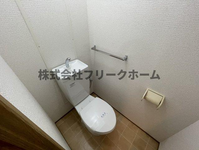 三鷹市上連雀９丁目のアパートのトイレ