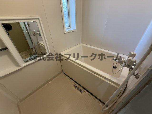 三鷹市上連雀９丁目のアパートの浴室