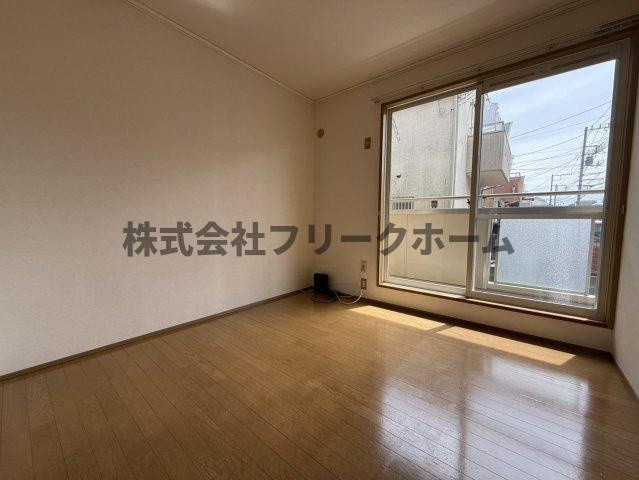 三鷹市上連雀９丁目のアパートの寝室