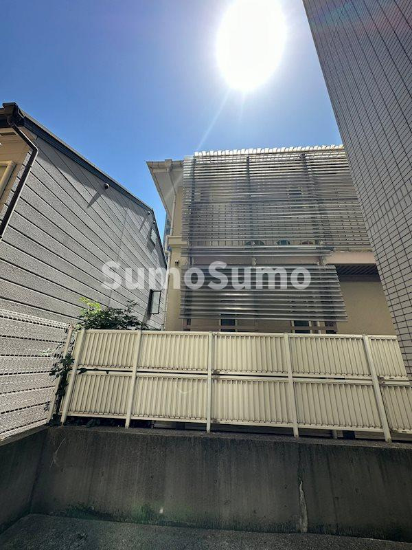 ロイヤル六甲駅前の外観