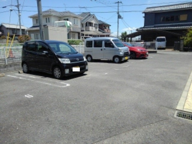 アクティフ　ジェルメⅠの駐車場