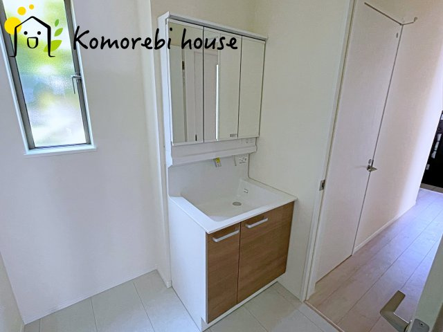 第10上尾緑丘　新築一戸建て　ハートフルタウン　Cの独立洗面台|独立洗面台で身支度をすべて済ませてしまいましょう