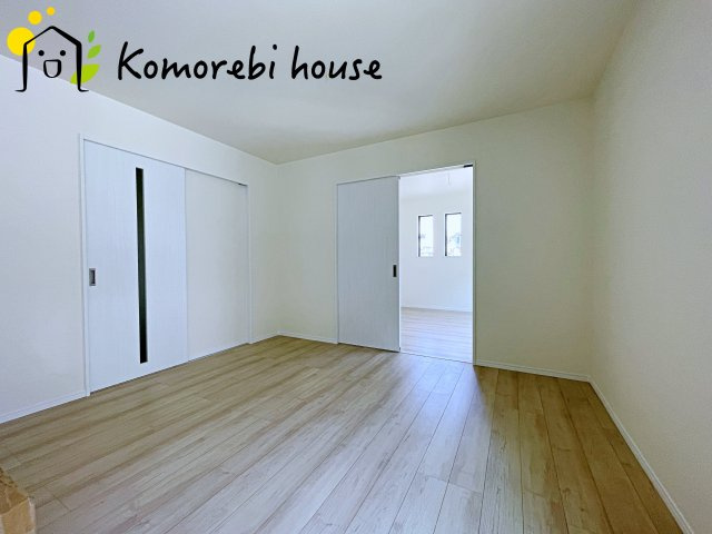 第10上尾緑丘　新築一戸建て　ハートフルタウン　Cの居間・リビング|おしゃれな居間です
