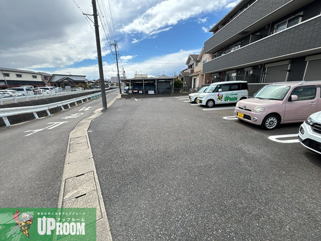 シェノアⅣの駐車場