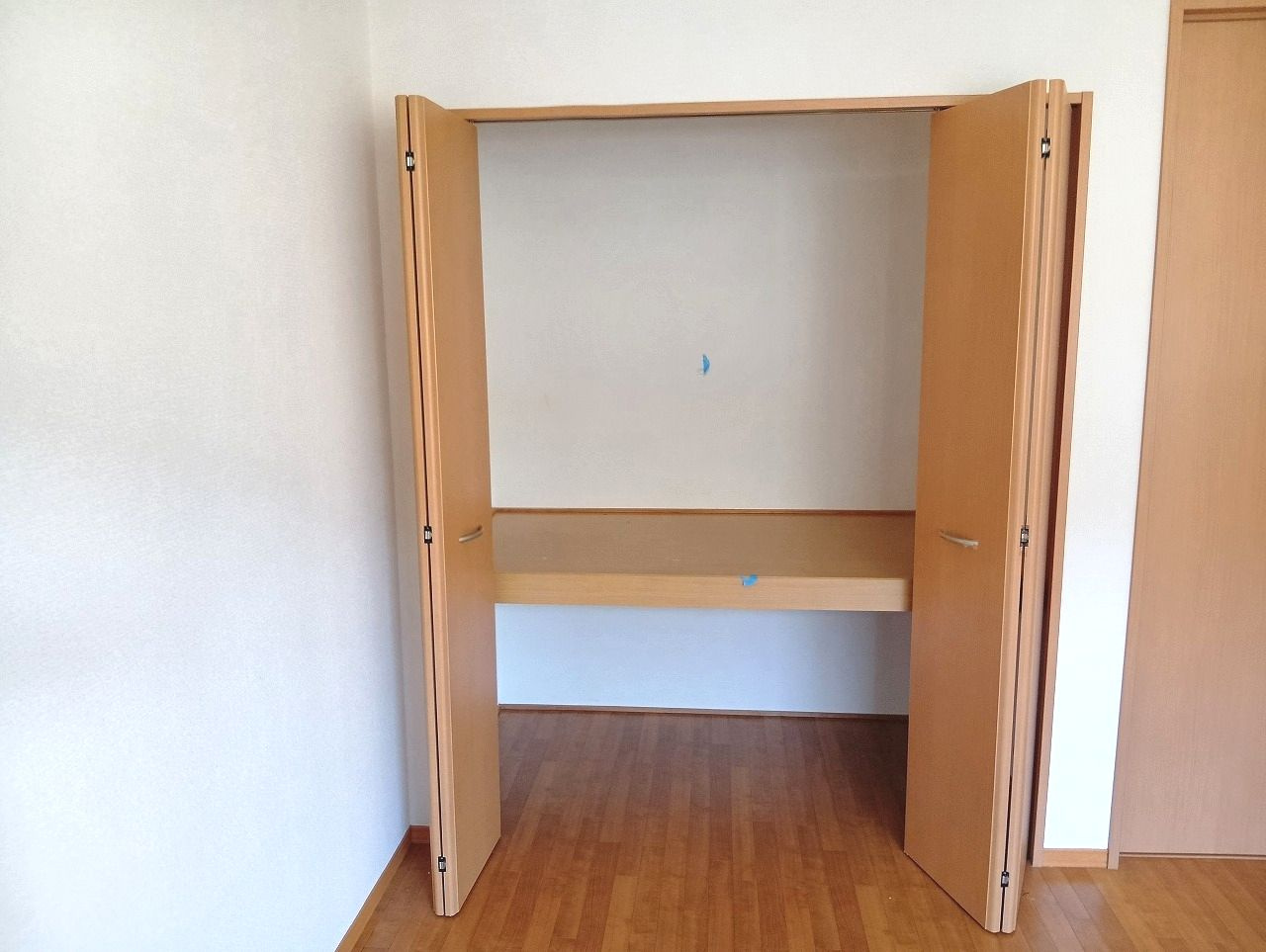 メナージュ A棟の収納|小物を収納するのに便利です