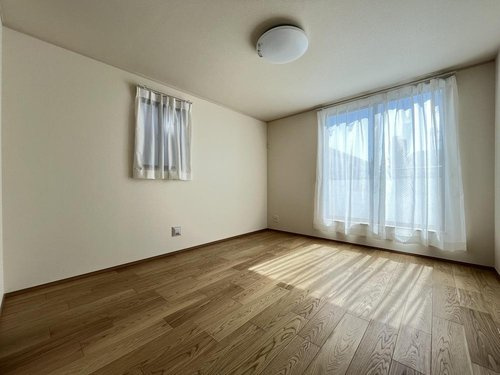 ◆板橋区舟渡の洋室|室内はいつも明るい印象なので気持ちのいい朝を迎えられます。毎日の生活も明るくなりそう！