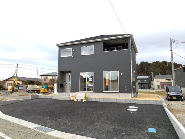 いわき市泉町下川第8　限定１棟！ ご案内も即日ご対応可能☆の駐車場|外観の写真です。お洒落な新築は気分が上がりますね♪