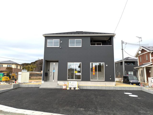 いわき市泉町下川第8　限定１棟！ ご案内も即日ご対応可能☆の前面道路含む現地写真|◆外観の写真です◆　
ご家族の笑顔も溢れるおしゃれな新築建売住宅です♪
休日は家族みんなで夢のマイホーム探しに出かけてみませんか！

