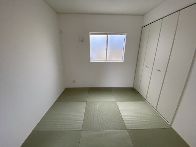 NEW【いわき市泉町４丁目　全2棟／2号棟】　■選べる最新家電！特別キャンペーン♪の和室|同施工　畳の上でゆっくりとくつろげる和室です