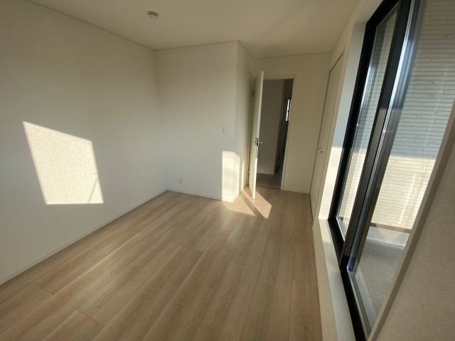 ☆いわき市常磐西郷町　第10／2号棟☆　新築建売住宅　ご成約特典として人気家電プレゼント中です！ の洋室|同施工　■□■居室の写真です■□■　
木の温もりがナチュラルでくつろげる空間ですね。