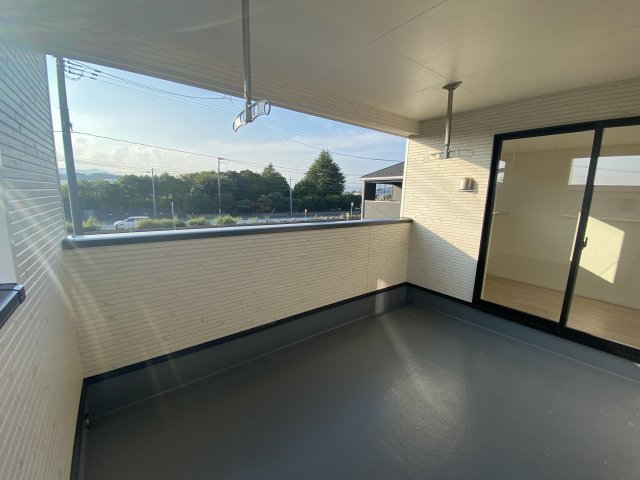 ☆いわき市常磐西郷町　第10／2号棟☆　新築建売住宅　ご成約特典として人気家電プレゼント中です！ のバルコニー|同施工　■□■バルコニーの写真です■□■　お布団など大きいものも、充分に干せる広さがございます。