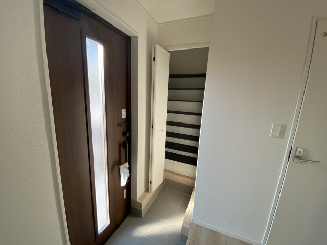 ☆いわき市常磐西郷町　第10／3号棟☆　新築建売住宅　ご成約特典として人気家電プレゼント中です！ の玄関|同施工　■□■玄関の写真です■□■　
お洒落な玄関はお客様からも喜んでいただけそうですね！！