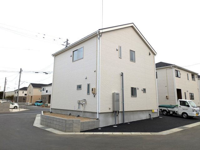 ☆いわき市常磐西郷町　第10／3号棟☆　新築建売住宅　ご成約特典として人気家電プレゼント中です！ の前面道路含む現地写真|幅広い世代が暮らしやすい立地です！