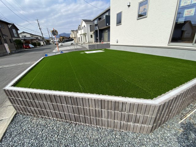 人工芝有り♪♪　【平下平窪1期／3号棟】　おしゃれさん必見♪デザイナーズ新築建売住宅！　のその他|人工芝が素敵です♪♪