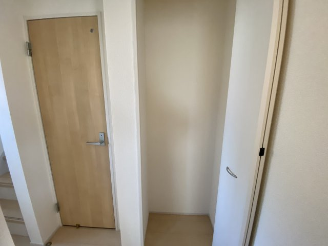 【平下平窪1期／2号棟】　広々開放的♪♪日当たり良好♪♪の収納|廊下収納です♪♪大きなものも収納できそうです