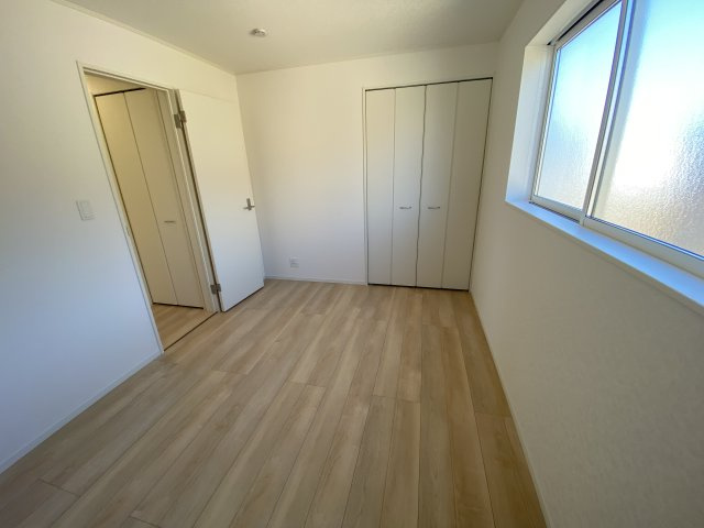 2/23価格変更♪【いわき市小名浜南富岡　第1】　3号棟　※必ずもらえる選べるキャンペーン実施中！の洋室|■□■居室の写真です■□■　
木の温もりがナチュラルでくつろげる空間ですね。