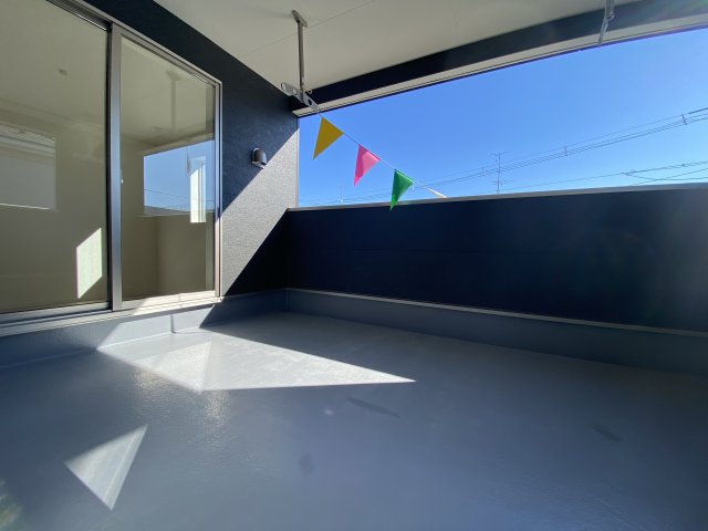 2/23価格変更♪【いわき市小名浜南富岡　第1】　3号棟　※必ずもらえる選べるキャンペーン実施中！のバルコニー|■□■バルコニーの写真です■□■　お布団など大きいものも、充分に干せる広さがございます。