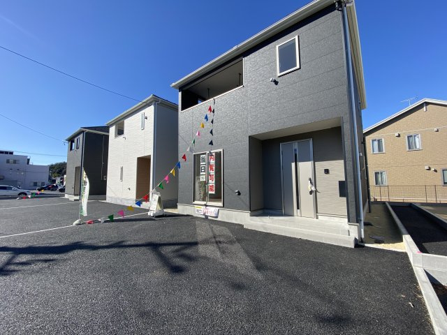 2/23価格変更♪【いわき市小名浜南富岡　第1】　3号棟　※必ずもらえる選べるキャンペーン実施中！の前面道路含む現地写真|◆外壁仕上げ材は窯業系サイディング。裏面に付着した汚れが、雨水によって流れ落ちやすい「防汚機能付きサイディング」を採用。外壁の美しさが長持ちします♪