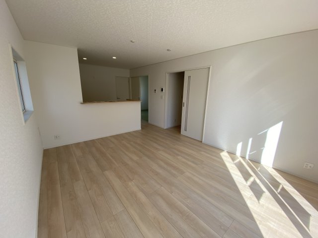 2/23価格変更♪【いわき市小名浜南富岡　第1】　3号棟　※必ずもらえる選べるキャンペーン実施中！の居間・リビング|■□■リビングの写真です■□■　広いリビングで快適に、ゆったりと過ごせますね♪