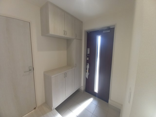 【いわき市泉玉露１丁目／2号棟】　◆◆必ずもらえる！選べる！キャンペーン実施中♪◆◆の玄関|ゆったりとした玄関です