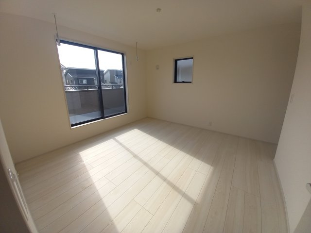 【いわき市泉玉露１丁目／2号棟】　◆◆必ずもらえる！選べる！キャンペーン実施中♪◆◆の洋室|◆居室の写真です◆　柔らかい陽光が差し込む明るいお部屋を演出☆　使い勝手の良い間取りなので、ご家族の状況の変化にも耐えられますね。


