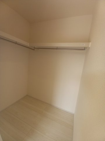 【いわき市泉玉露１丁目／2号棟】　◆◆必ずもらえる！選べる！キャンペーン実施中♪◆◆の収納|◆収納スペースの写真です◆　十分な広さがあるので収納には困りませんね♪　お手持ちの衣類ケースなども置ける大空間で、寝室がスッキリ使えます。