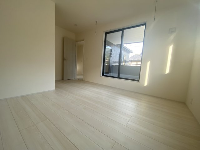 ☆新築デザイナーズ分譲　【いわき市鹿島町久保第2　全3棟】　2号棟の洋室|同施工　◆居室の写真です◆　木の温もりがナチュラルでくつろげる空間ですね♪　子供部屋としても、寝室としても、どんなインテリアにしようか…選ぶ楽しみが増えますね♪