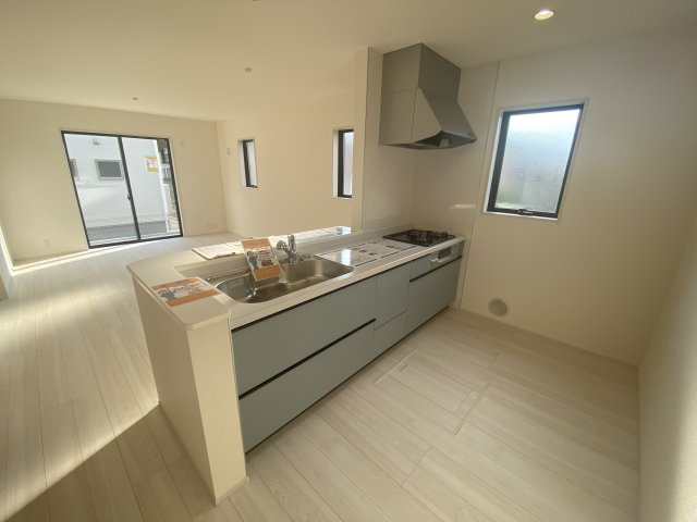 ☆新築デザイナーズ分譲　【いわき市鹿島町久保第2　全3棟】　2号棟のキッチン|同施工◆お料理しやすいキッチンです