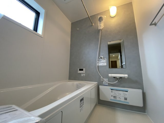 ☆新築デザイナーズ分譲　【いわき市鹿島町久保第2　全3棟】　3号棟の浴室|同施工◆ユニットバスの写真です◆　フルオート機能で、時間帯を気にせず、家族全員が暖かい湯船に浸かることができます。　一日の疲れを癒してくれそうですね♪