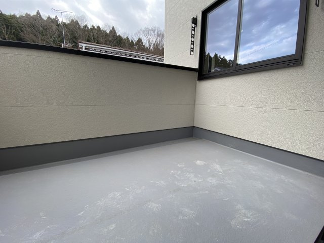 ☆新築デザイナーズ分譲　【いわき市鹿島町久保第2　全3棟】　3号棟のその他|同施工◆バルコニーの写真です◆　
洗濯物から布団まで一度にたくさん干せて便利です♪
眺めのよいバルコニーで、あなただけのリラックスタイムを☆