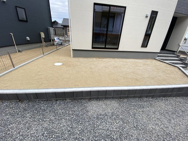 ☆新築デザイナーズ分譲　【いわき市鹿島町久保第2　全3棟】　3号棟の庭|同施工◆お庭の付いた物件です