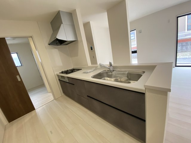 ☆新築デザイナーズ分譲　【いわき市鹿島町久保第2　全3棟】　3号棟のキッチン|同施工◆使いやすいキッチンです