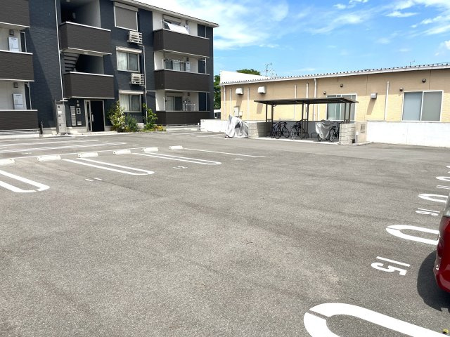 ル・シエル・ブルーの駐車場