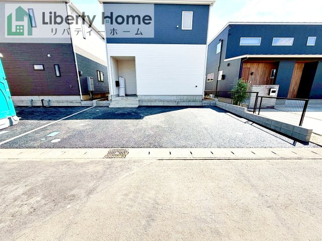 石岡市東光台第4　新築戸建　1号棟の駐車場