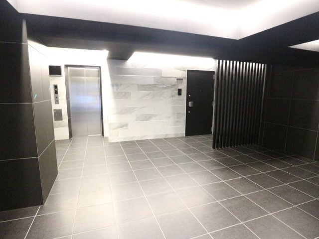 エストゥルース東向島のロビー