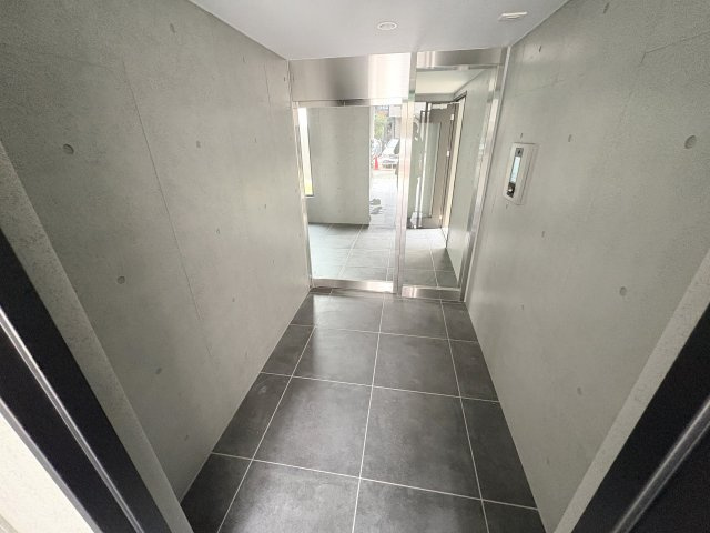 カーサブリランテ本駒込のエントランス