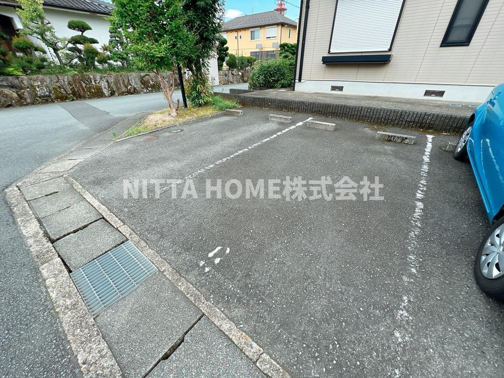 エストヴィルⅠの駐車場