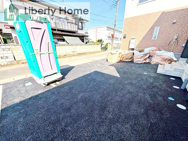 石岡市東光台第4　新築戸建　2号棟の駐車場