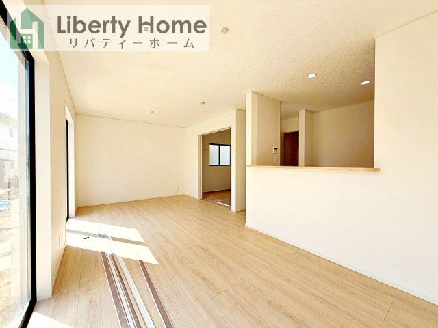 石岡市東光台第4　新築戸建　2号棟の居間・リビング