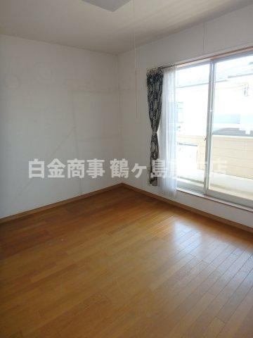 坂戸市鶴舞中古戸建の洋室
