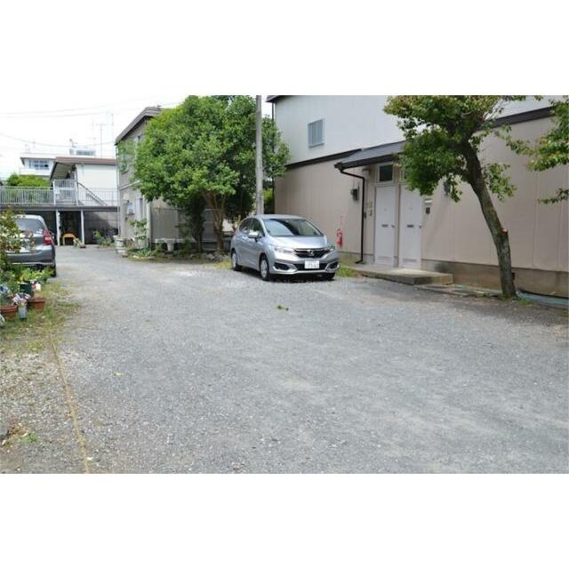 タウンハウスＤ(タウンハウス)の駐車場