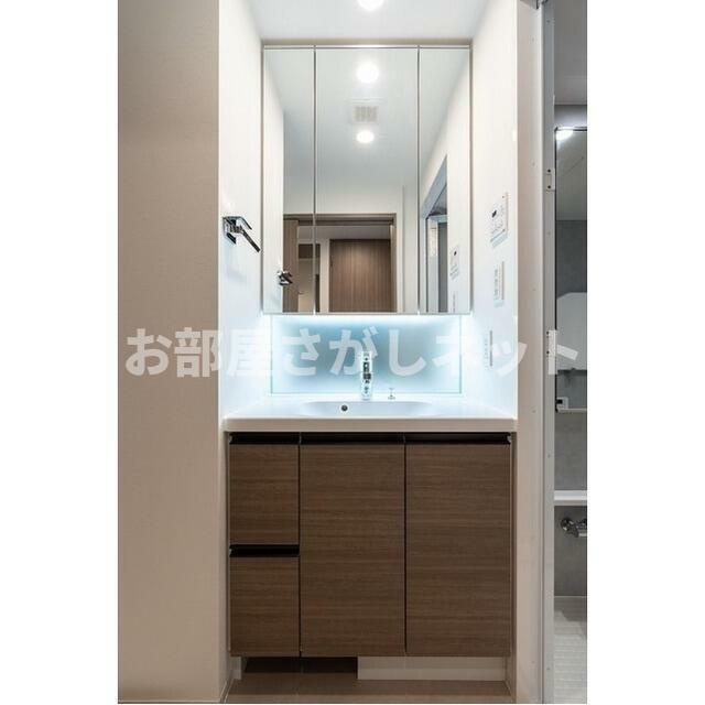 レフィールオーブ代々木【高級賃貸】の独立洗面台