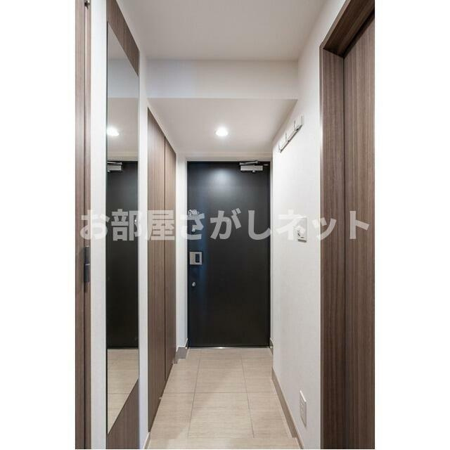 レフィールオーブ代々木【高級賃貸】の玄関